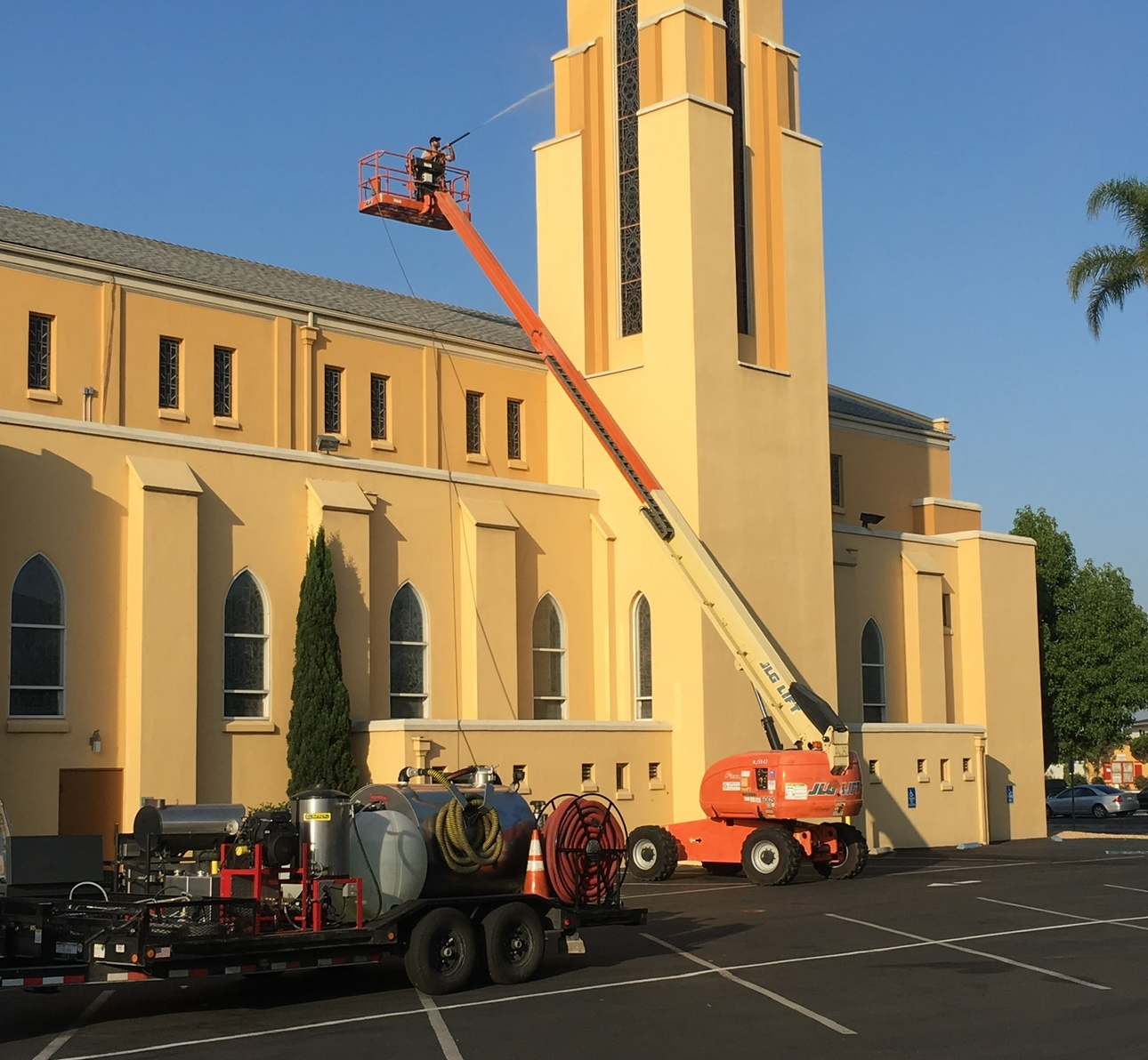 commercial building pressure washing san diego